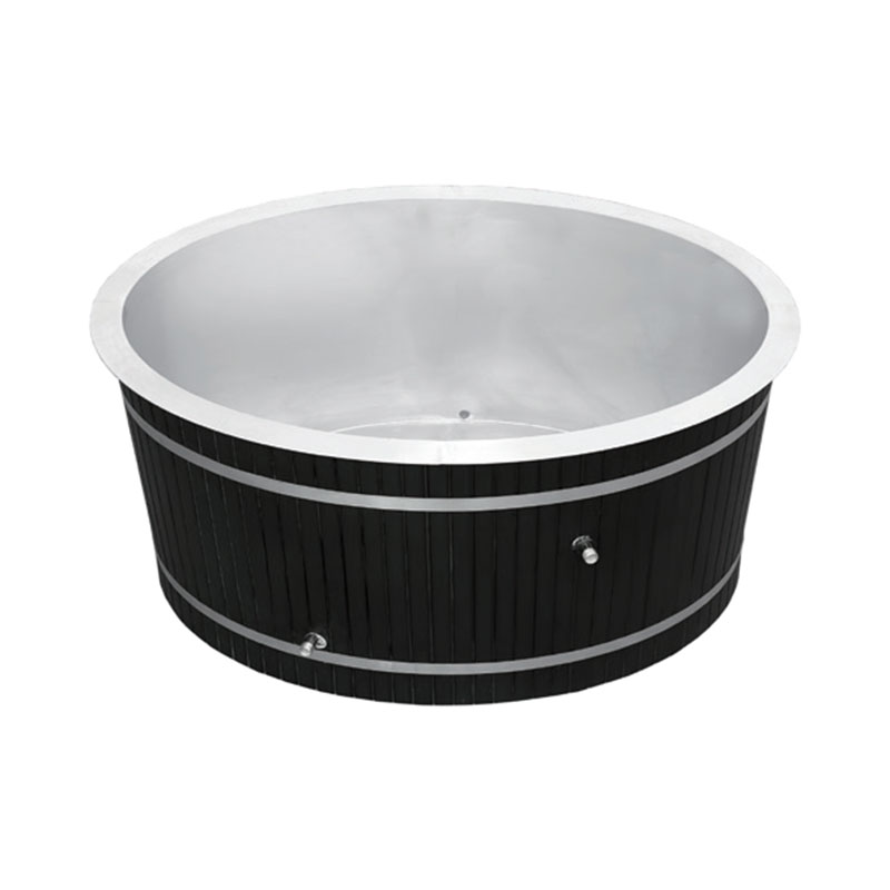 حوض الغطس البارد الخشبي